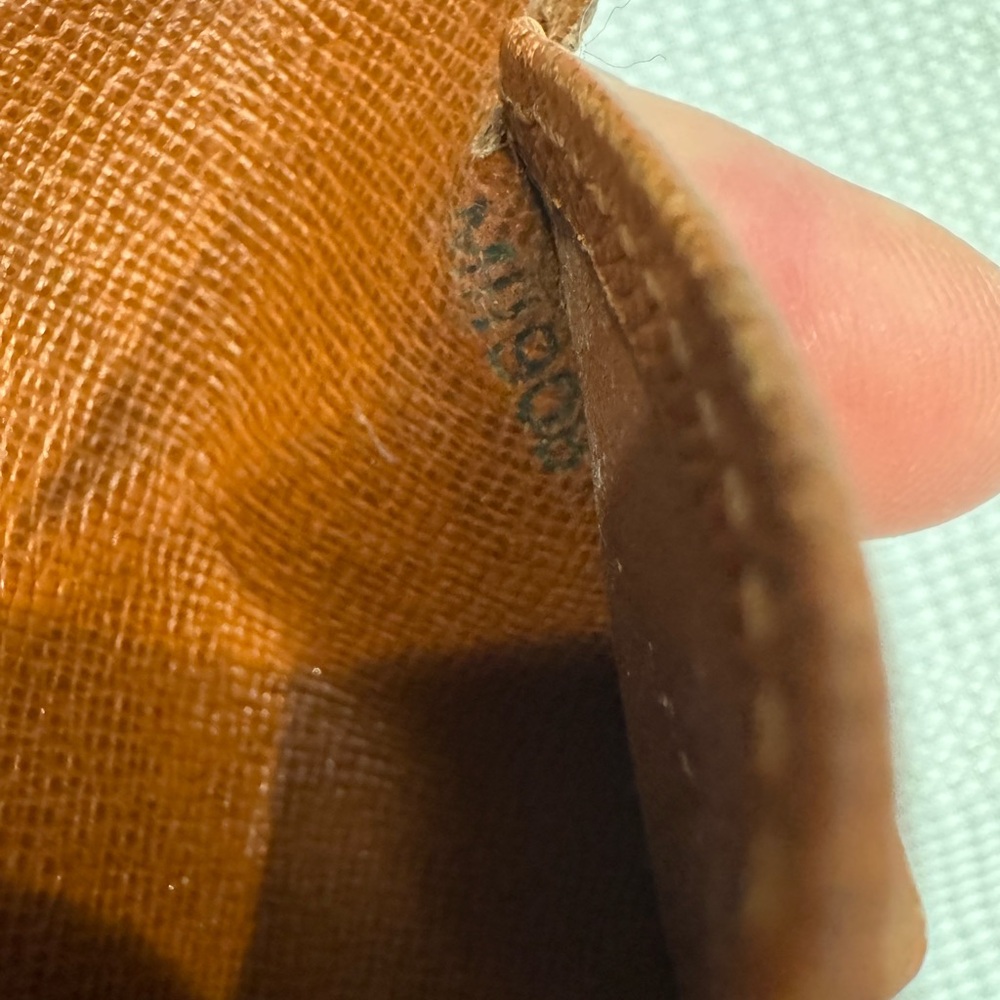 Authentic Louis Vuitton kisslock wallet - Picture 5 of 11